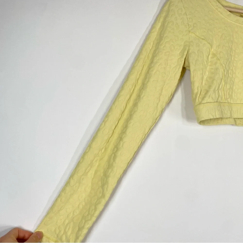 Mono B Butter Yellow Leopard Jacquard Long Sleeve Workout Crop Top Size L